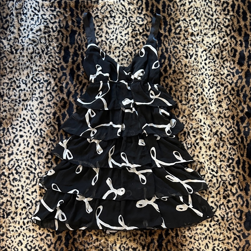 Old Navy Black and White Midi Dress